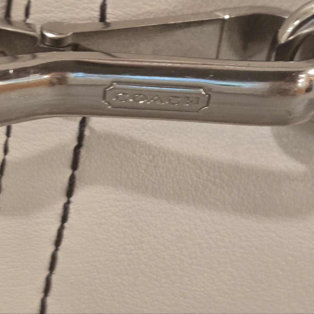 Coach Handbag - Picture 11 of 17